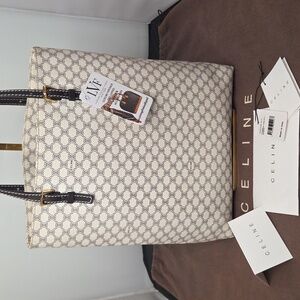 Celine 2014 Tote w/original tags/cards/paperwork collectable Avorio color combo